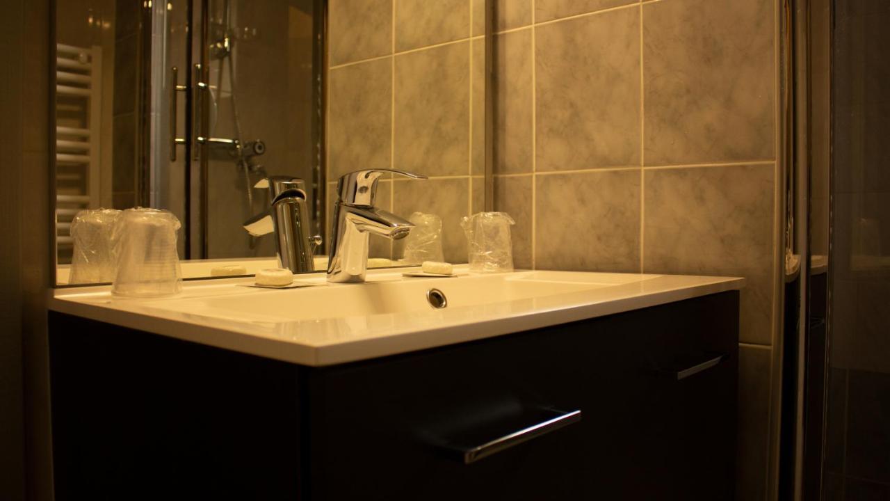 Hotel Marinet Chatillon-en-Michaille ภายนอก รูปภาพ